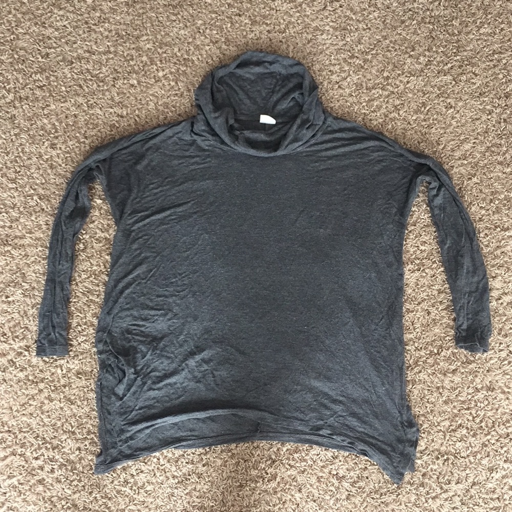 Light weight long sleeve shirt.